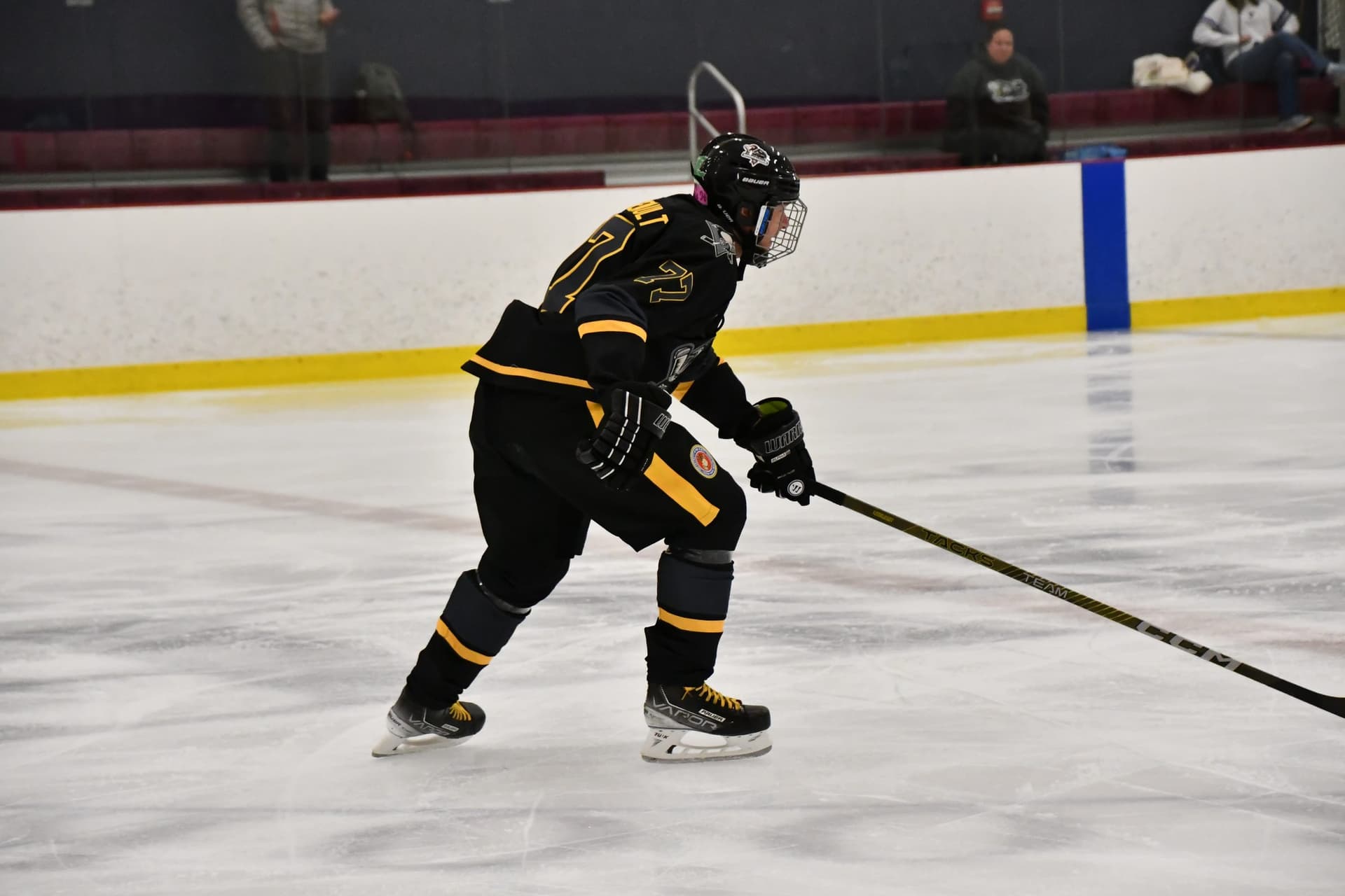 hendrickson-2025-game-1-vs-wisconsin-black thumbnail 2
