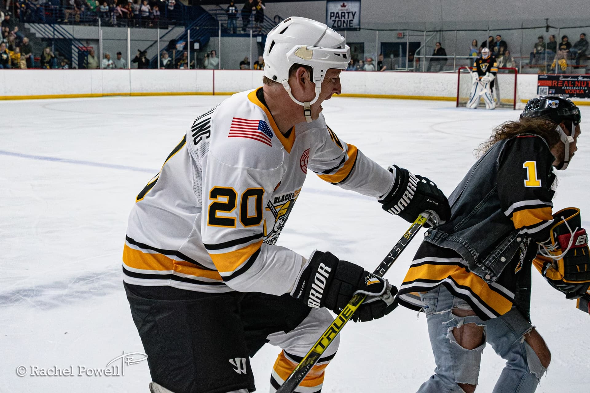 mff-black-and-gold-2026 thumbnail 298