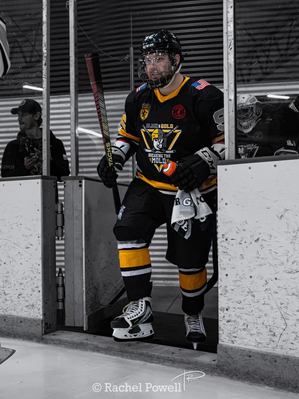 mff-black-and-gold-2026 thumbnail 437